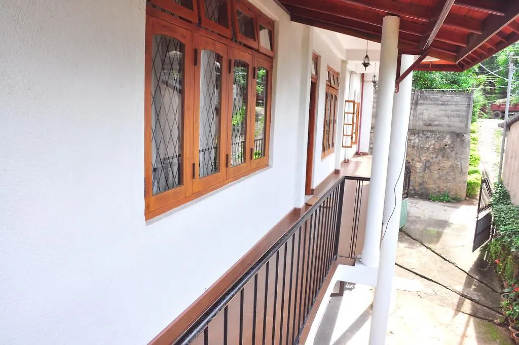 Ajanthas' Homestay 康提